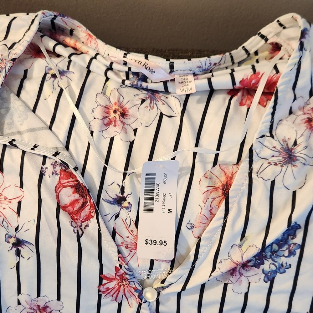 Ladies top - Picture 3 of 3